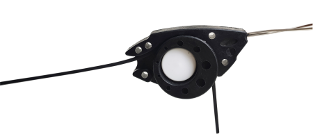 Зажим обеспечивает максимально надежное крепление для  FTTH кабеля. Разработан специально для FTTH DROP кабеля с диэлектрическим несущим элементом.